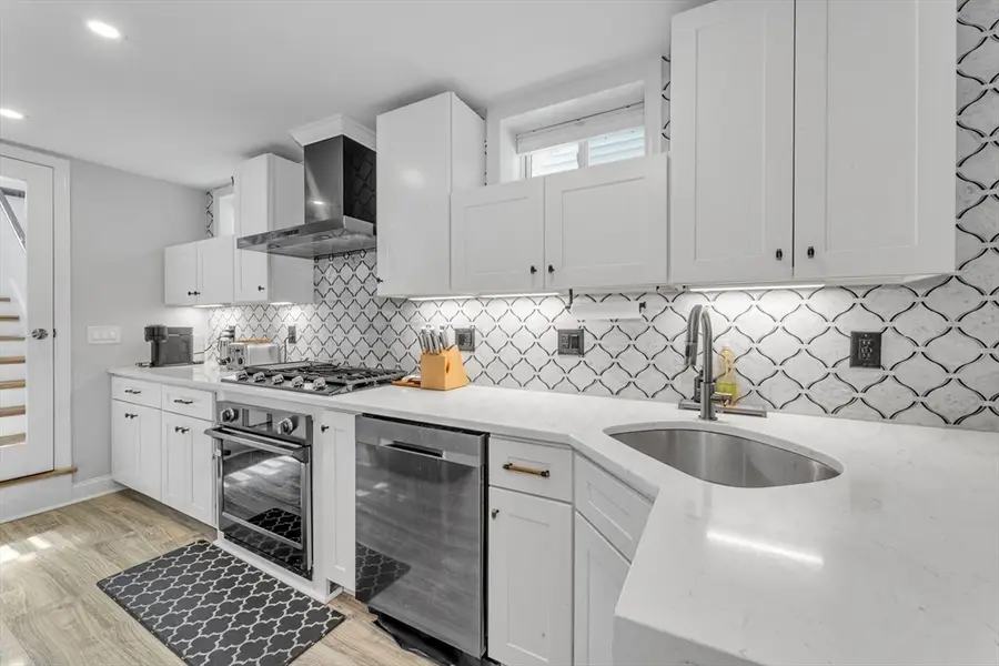 222 Roslindale Ave #1, Boston, MA 02131 - #2