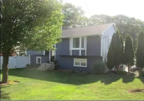 100 Bradbury St, Fall River, MA 02721