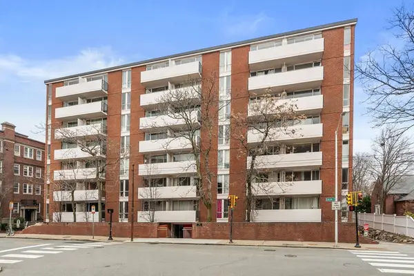 29 Concord Ave #504, Cambridge, MA 02138