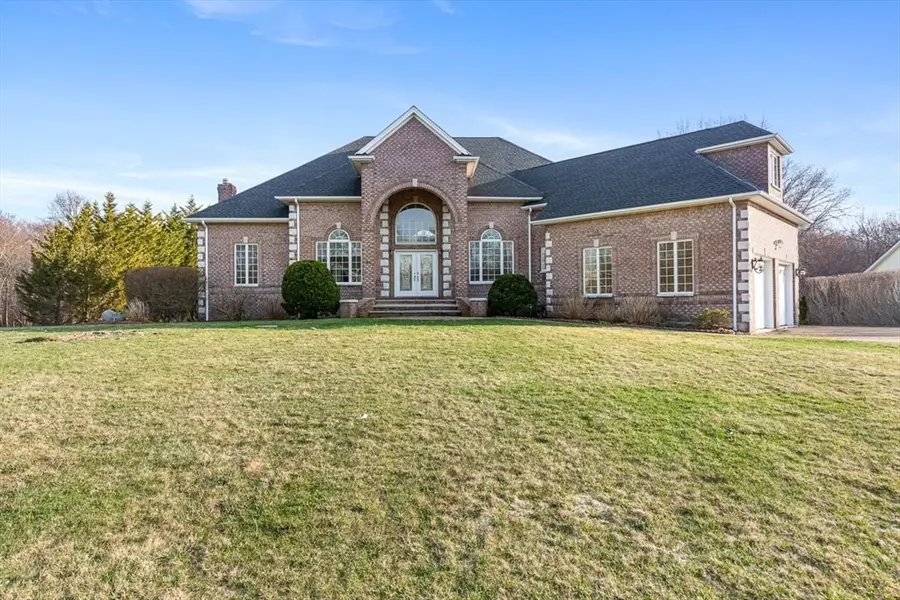 64 Kensington Ct, Swansea, MA 02777 - #2