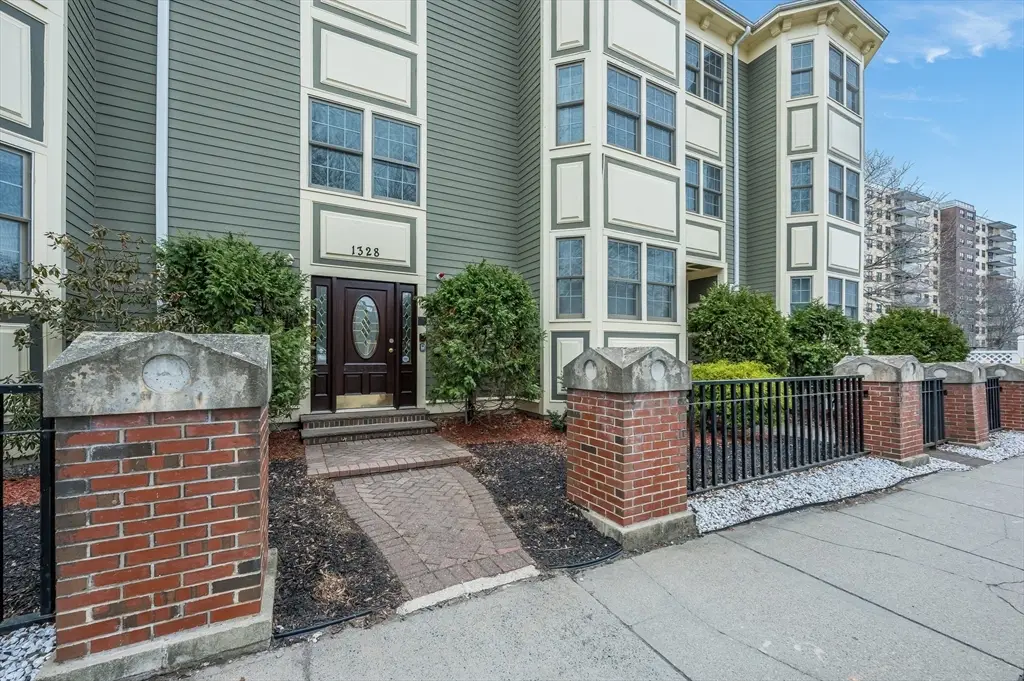 1328 Broadway #3, Somerville, MA 02144 - #1