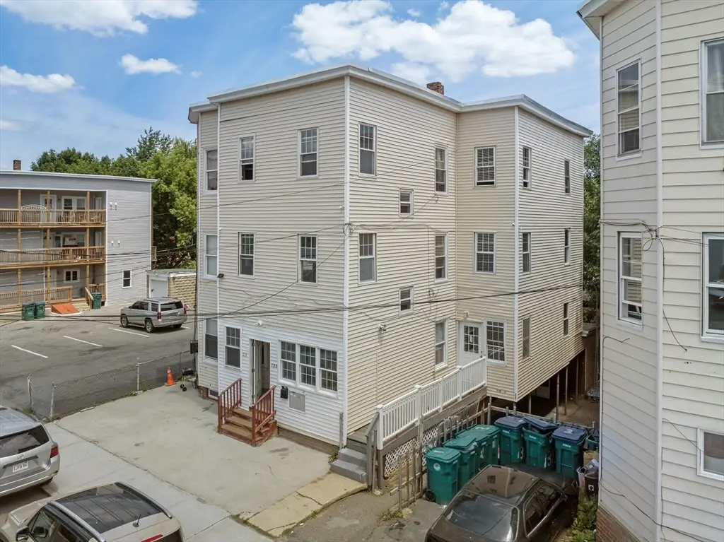 131 Clarendon St, Fitchburg, MA 01420 - #1