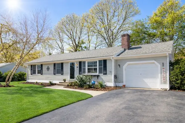 39 Mainsle Ln, Barnstable, MA 02601