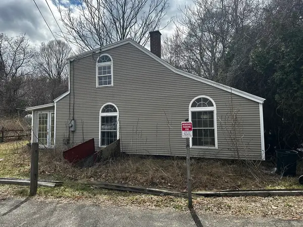109 Somers Rd, East Longmeadow, MA 01028