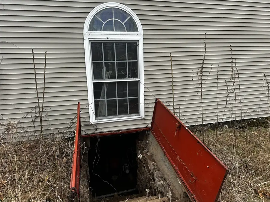 109 Somers Rd, East Longmeadow, MA 01028 - #2