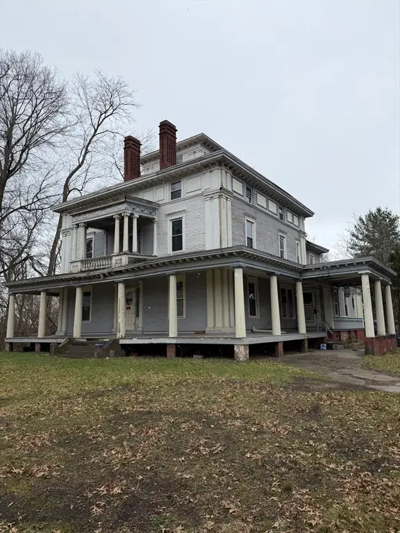 1030 Worthington St, Springfield, MA 01109