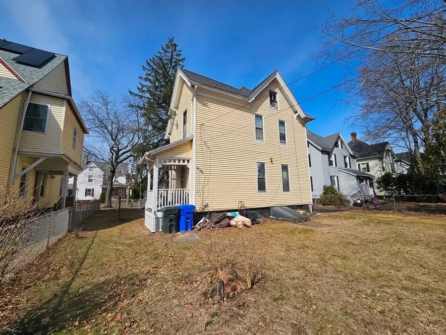 29 Yale St, Springfield, MA 01109 - #3