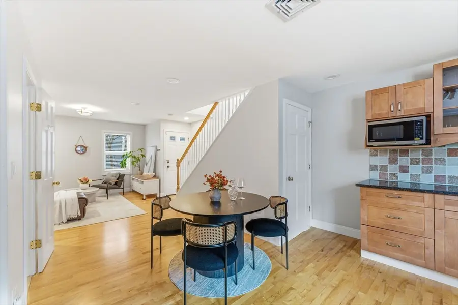 3 Mullins Ct #3, Cambridge, MA 02141 - #3