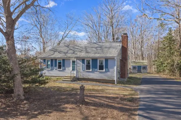 37 Greenville Dr, Sandwich, MA 02644