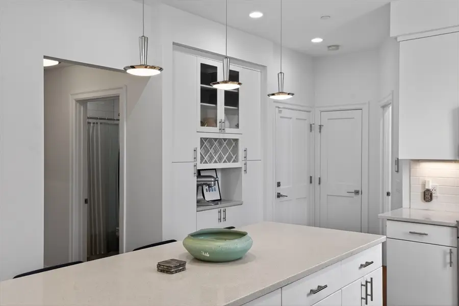 99 Everett St #3a, Boston, MA 02128 - #2