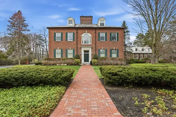 83 Church Street #15, Winchester, MA 01890