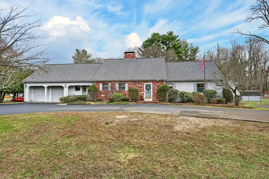 38 Oakland St, Medway, MA 02053 - #1