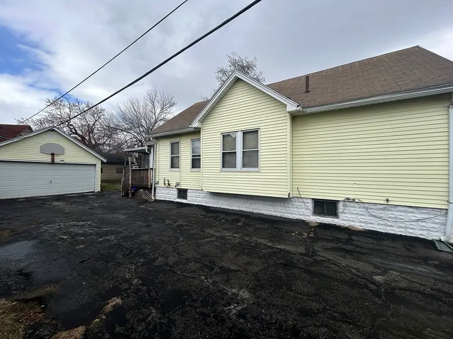 14 Drew Ct, Springfield, MA 01104 - #3