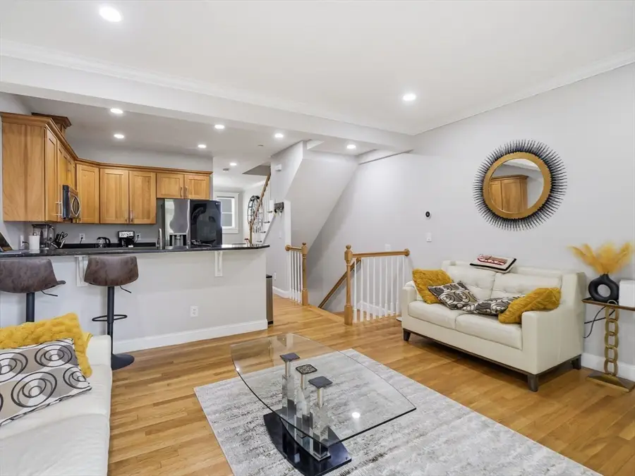 894 Main St #8, Wakefield, MA 01880 - #3