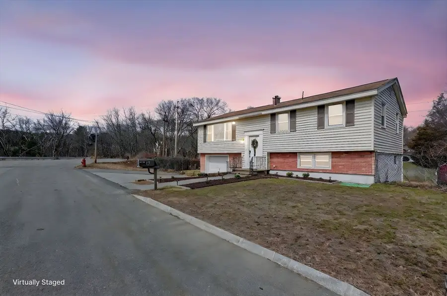 17 Elizia Circle, Lowell, MA 01854 - #3