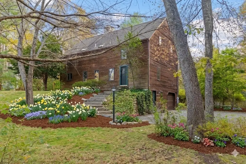 118 Pleasant St, Norwell, MA 02061 - #1