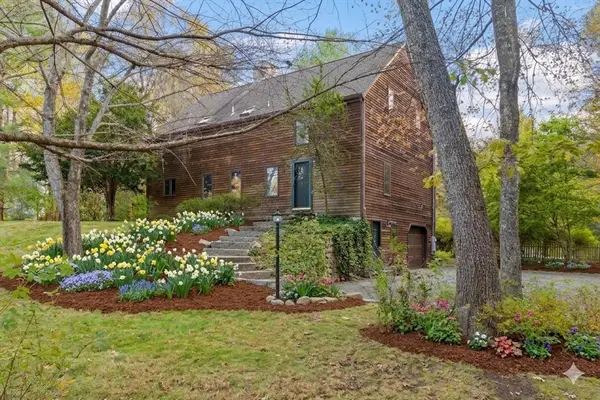 118 Pleasant St, Norwell, MA 02061