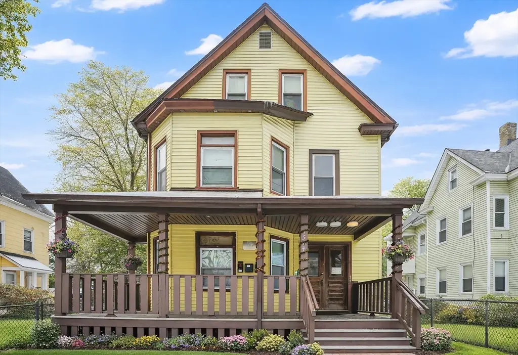 1584 Dwight St, Springfield, MA 01107 - #1