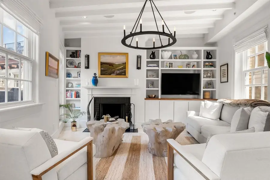 5 West Hill Place #D, Boston, MA 02114 - #2