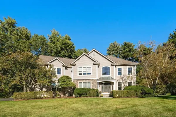 7 Pettee's Pond Lane, Walpole, MA 02081