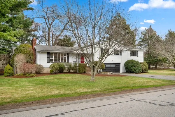 142 Worthen Rd, Lexington, MA 02421