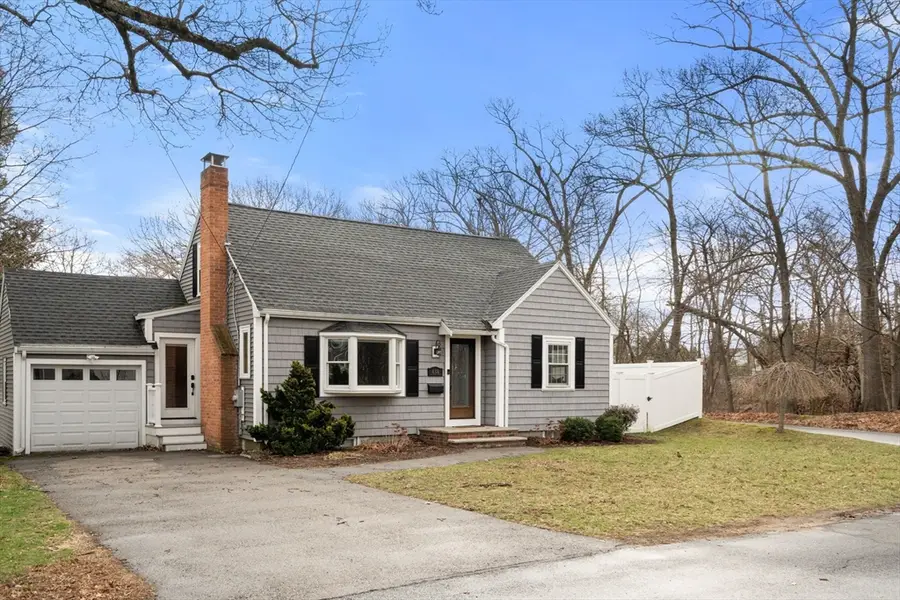 438 Mount Vernon St, Dedham, MA 02026 - #2