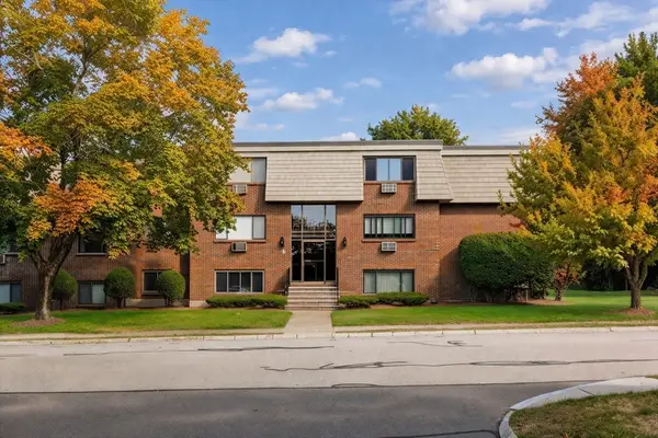 5 Hallmark Gardens #1, Burlington, MA 01803