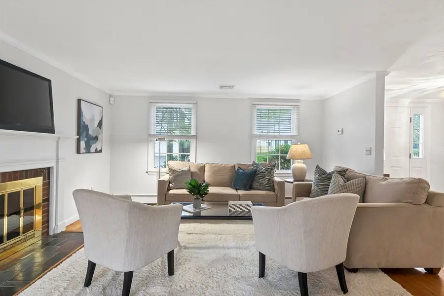 7 Oakdale Ave, Wellesley, MA 02482 - #3