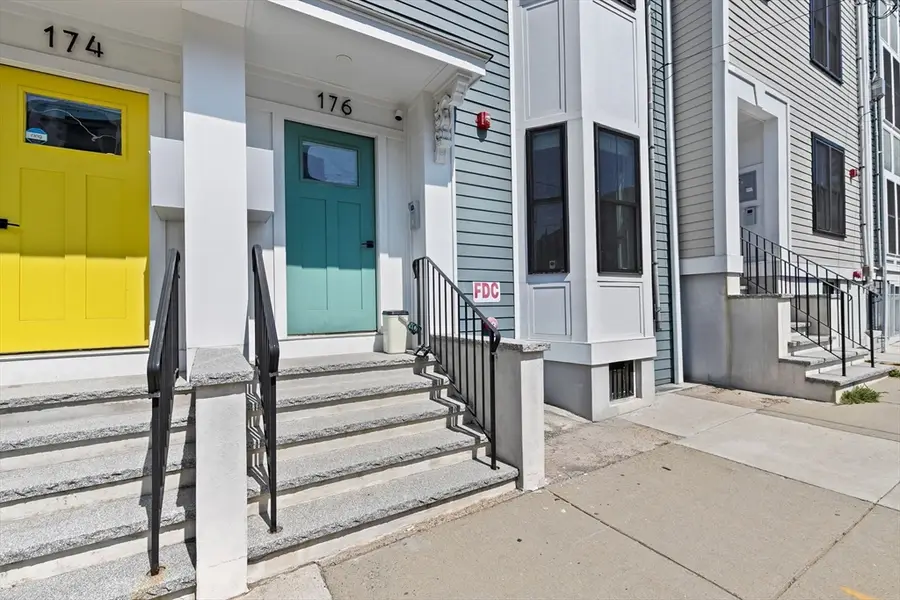 176 W 7th St #1, Boston, MA 02127 - #2
