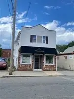 141 Essex St, Lynn, MA 01902