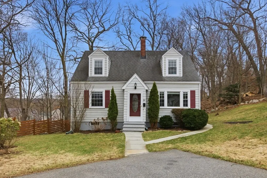 20 Hilltop Terrace, Woburn, MA 01801 - #1