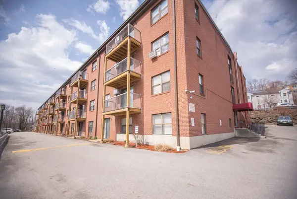 10 Wrentham Rd #212, Worcester, MA 01602