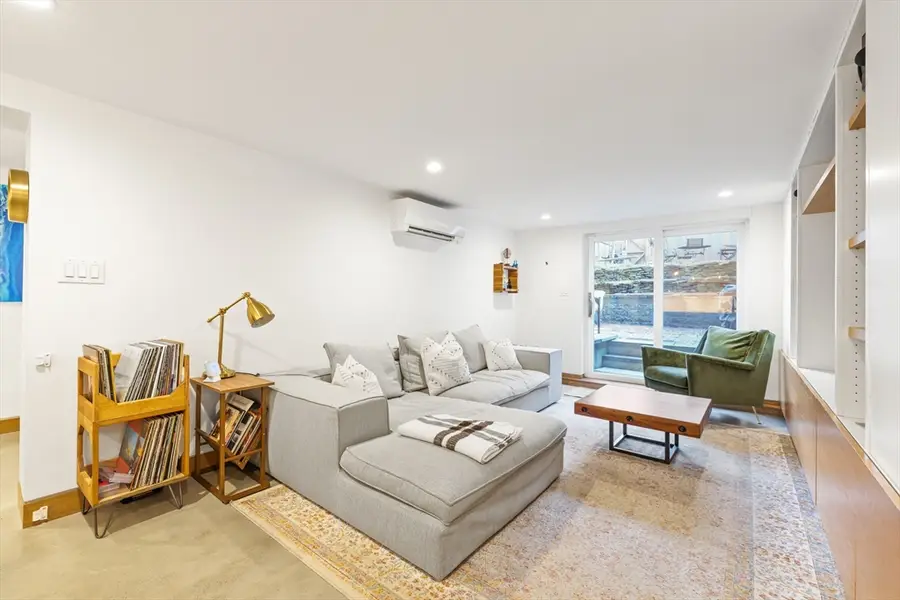 33 Worcester St #1, Boston, MA 02118 - #3