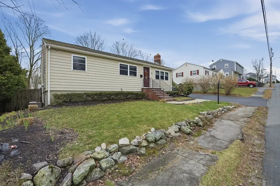 35 Armstrong Circle, Braintree, MA 02184 - #3