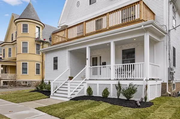 32 Columbia St #1, Brookline, MA 02446