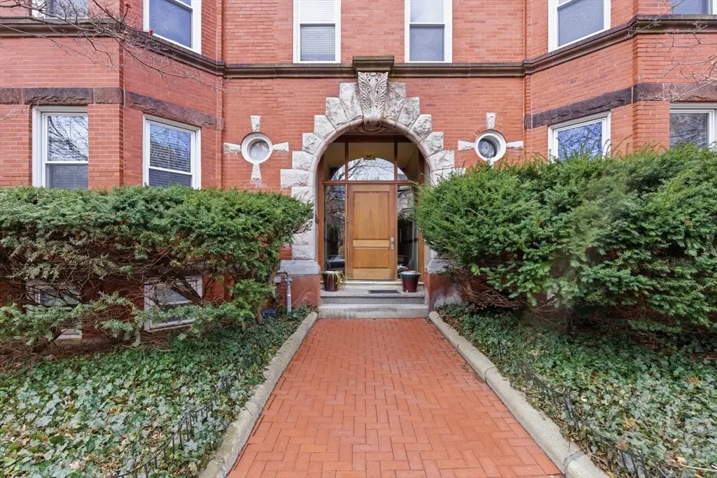 18 Centre St #304, Cambridge, MA 02139 - #1