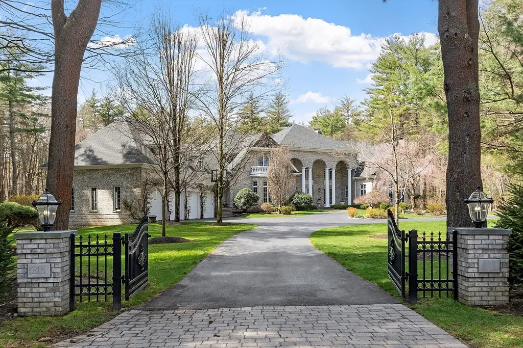 215 Monument Farm Rd, Concord, MA 01742 - #1