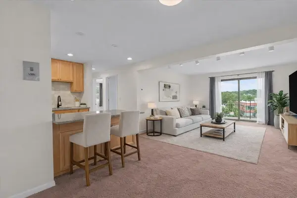 26 Waverly St #410, Boston, MA 02135