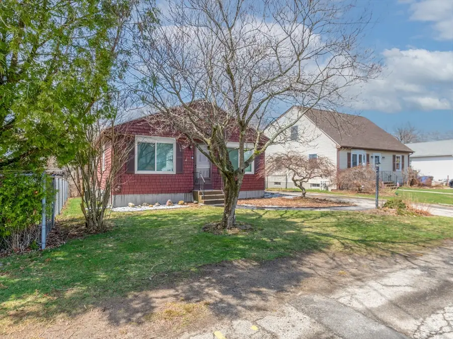 172 Bryant St, Cumberland, RI 02864 - #2