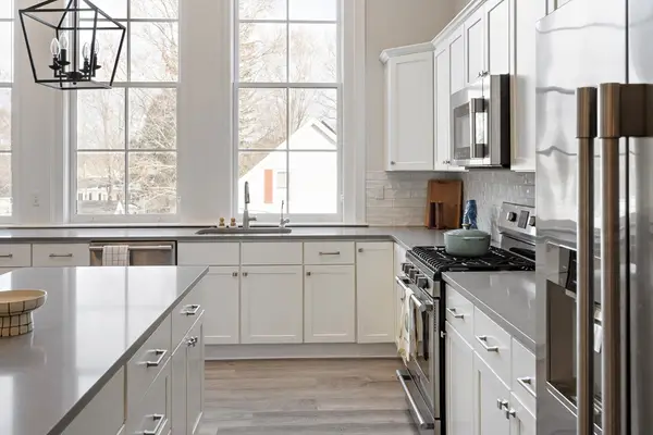 10 Congress St #301, Amesbury, MA 01913