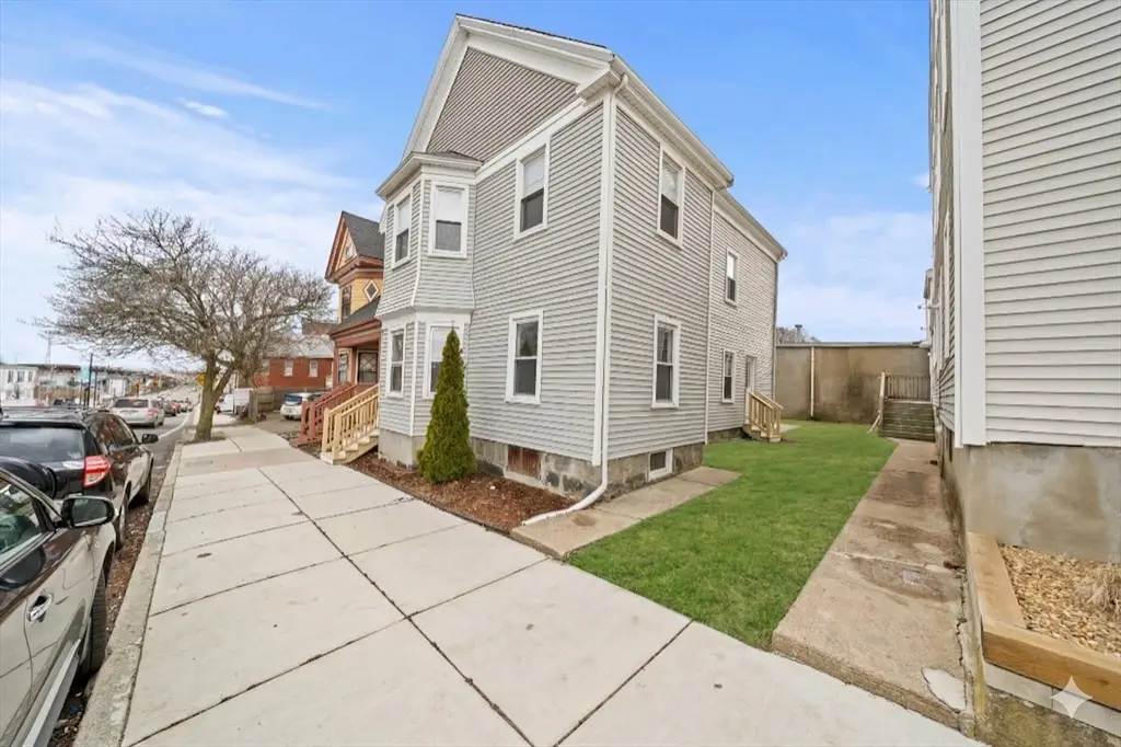 42 1/2 Cabot St, Beverly, MA 01915 - #1