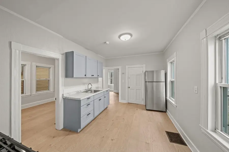 42 1/2 Cabot St, Beverly, MA 01915 - #2