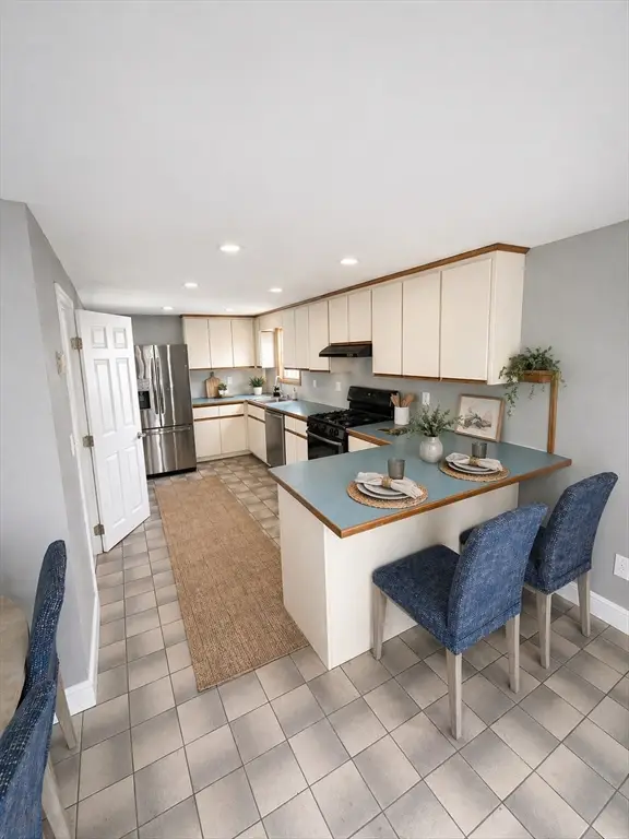 1 Gwinnett St, Boston, MA 02136 - #2