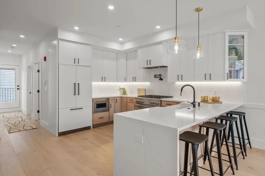 136 W Eighth St #3, Boston, MA 02127 - #2