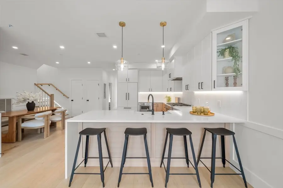 136 W Eighth St #3, Boston, MA 02127 - #3