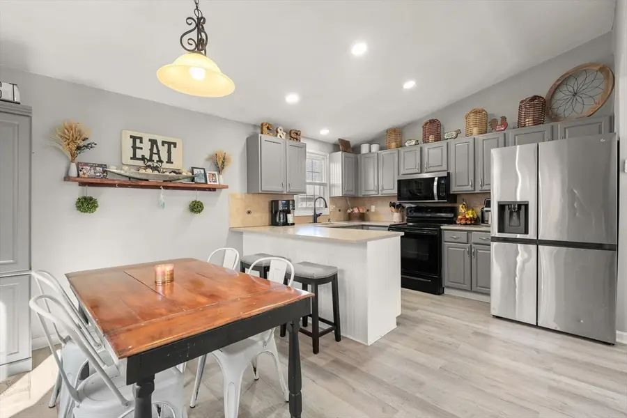 51 Cove Ave, Barrington, RI 02806 - #2