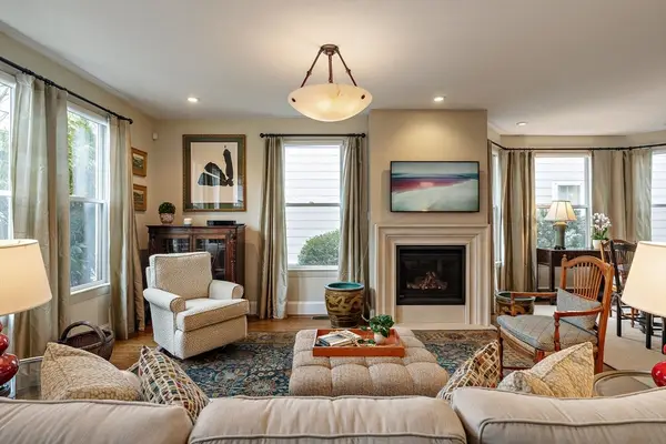 53 Ellery #1, Cambridge, MA 02138