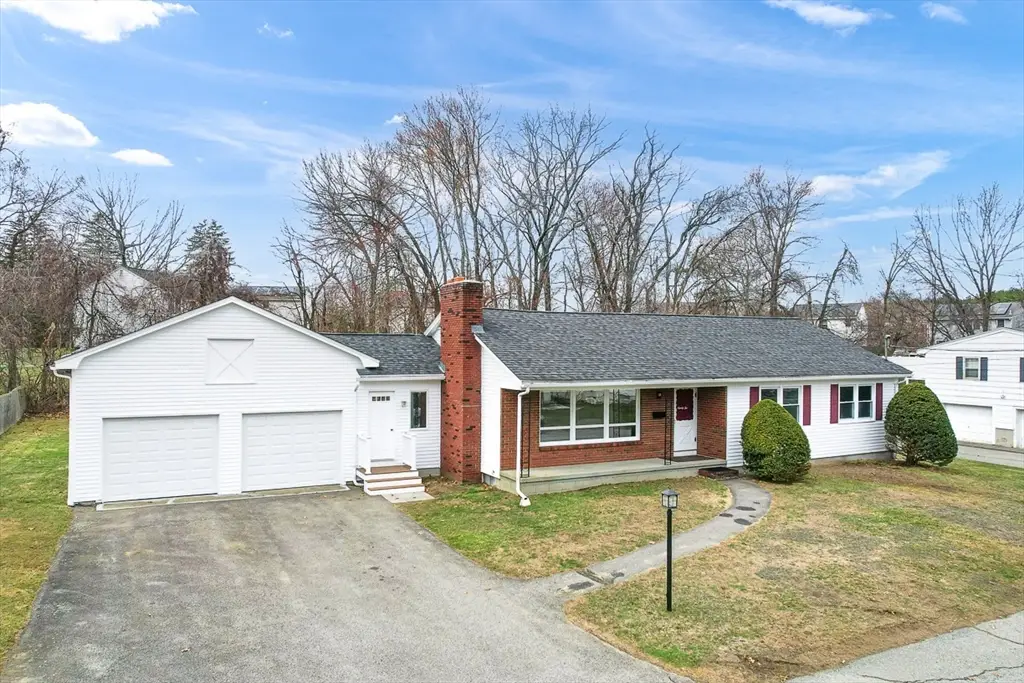 92 Ursula St, Lowell, MA 01854 - #1