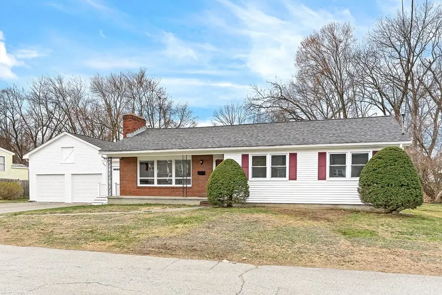 92 Ursula St, Lowell, MA 01854 - #3