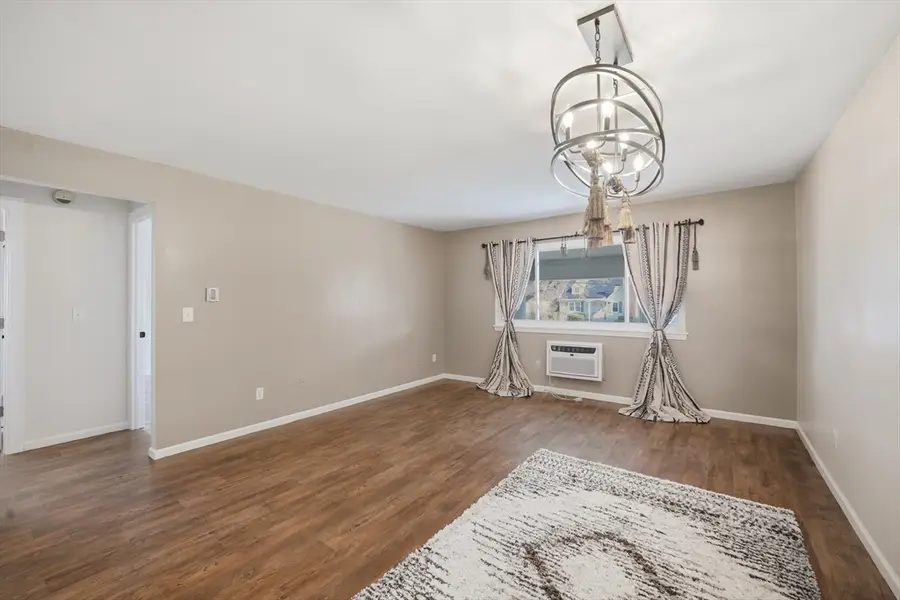 74 Barrett St #302, Northampton, MA 01060 - #2